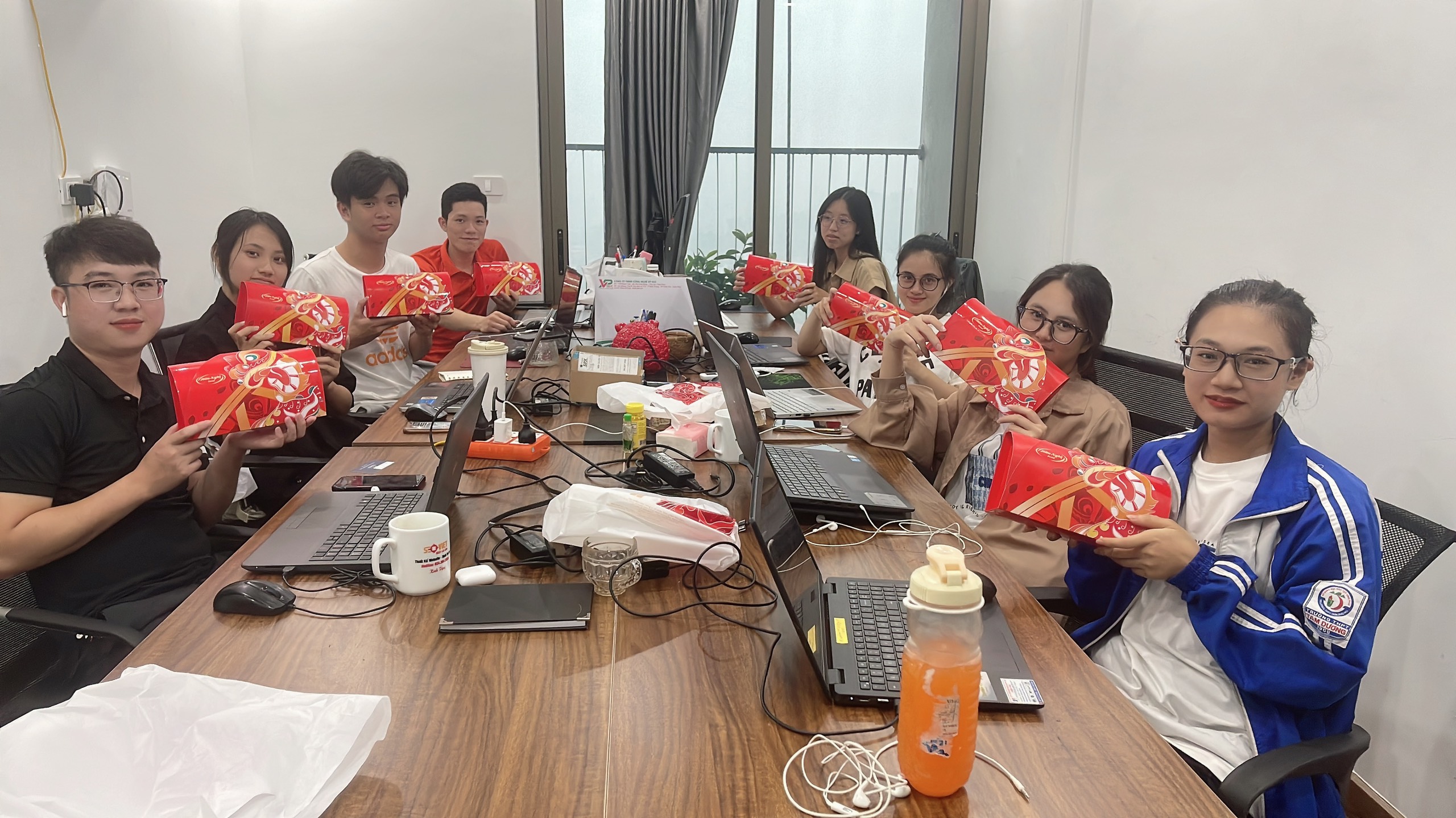 nhân viên công ty vpseo